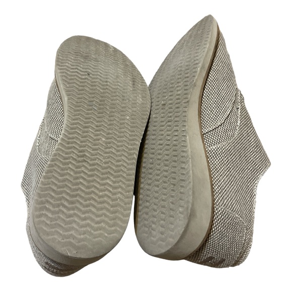 TOMS shoe - Picture 2 of 7